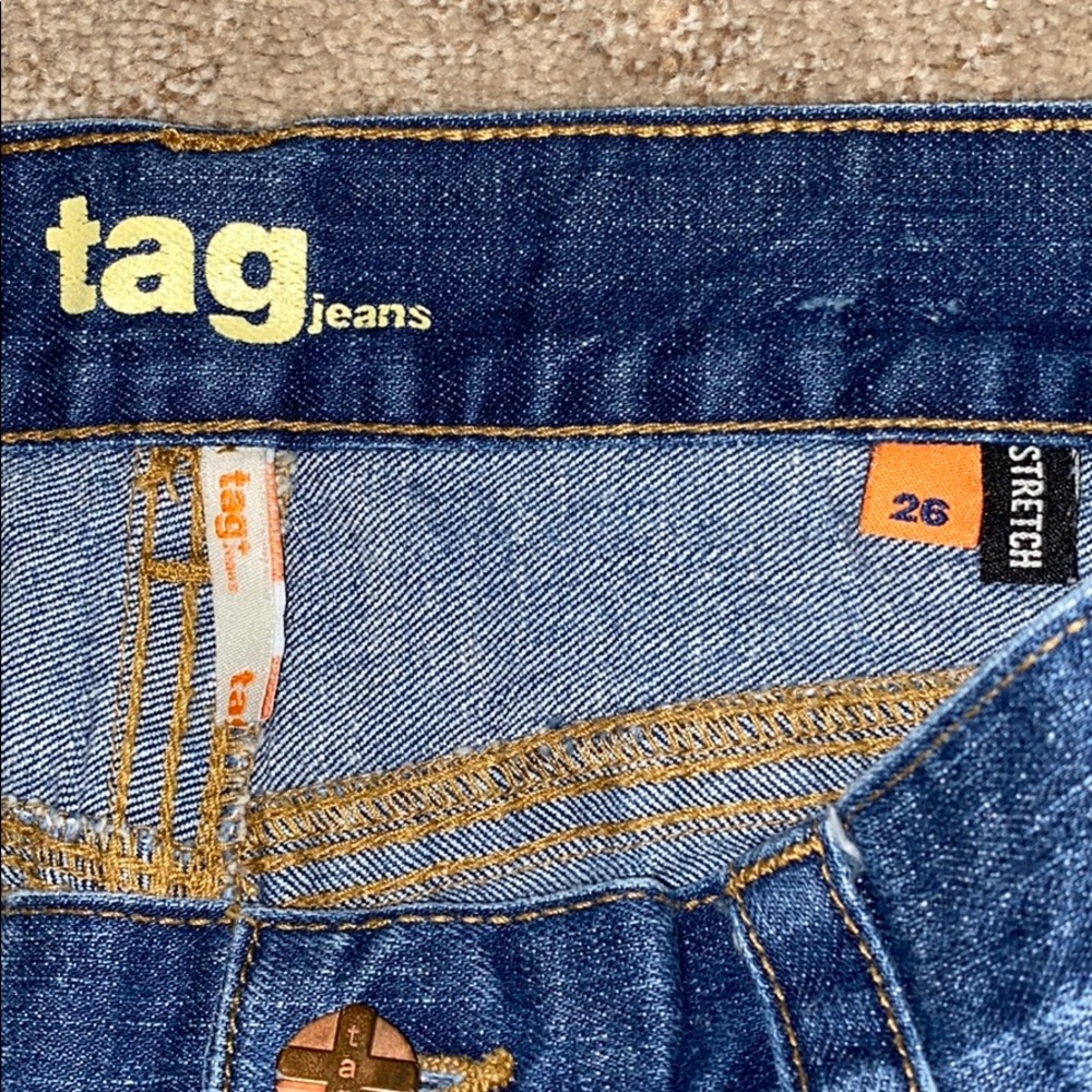 Tag Jean Shorts - Picture 3 of 3